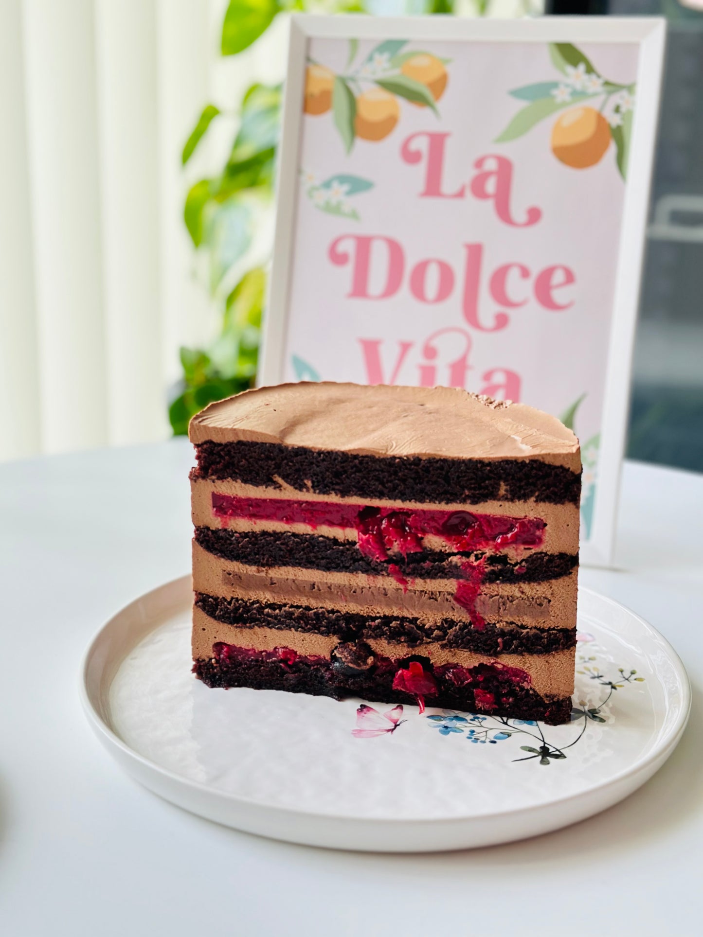 Tort cu vișine și ciocolată